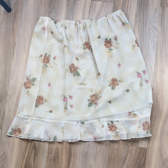 Vintage Dresses & Skirts - NWT boho pull on floral print skirt elastic waist